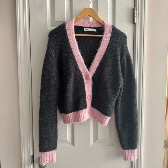 Zara Gray Pink Trim V-Neck Women's Chunky Sweater - Picture 6 of 11